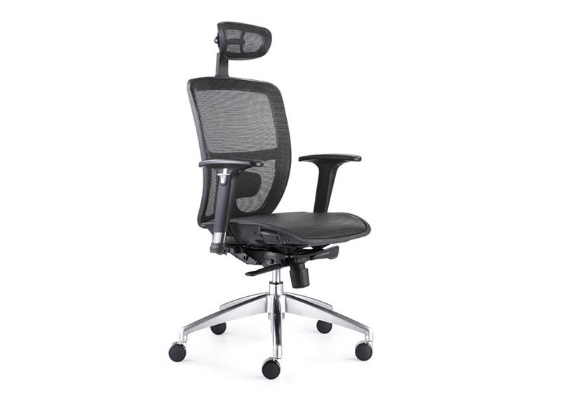 Silla arsenal con brazos ajustables y posiciones de reclinado tapizada en malla