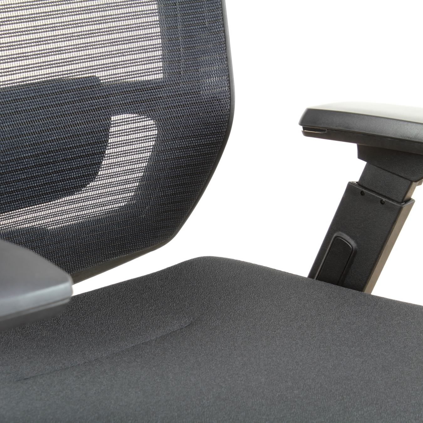 Silla austria con asiento deslizable y posiciones de reclinado tapizada en malla