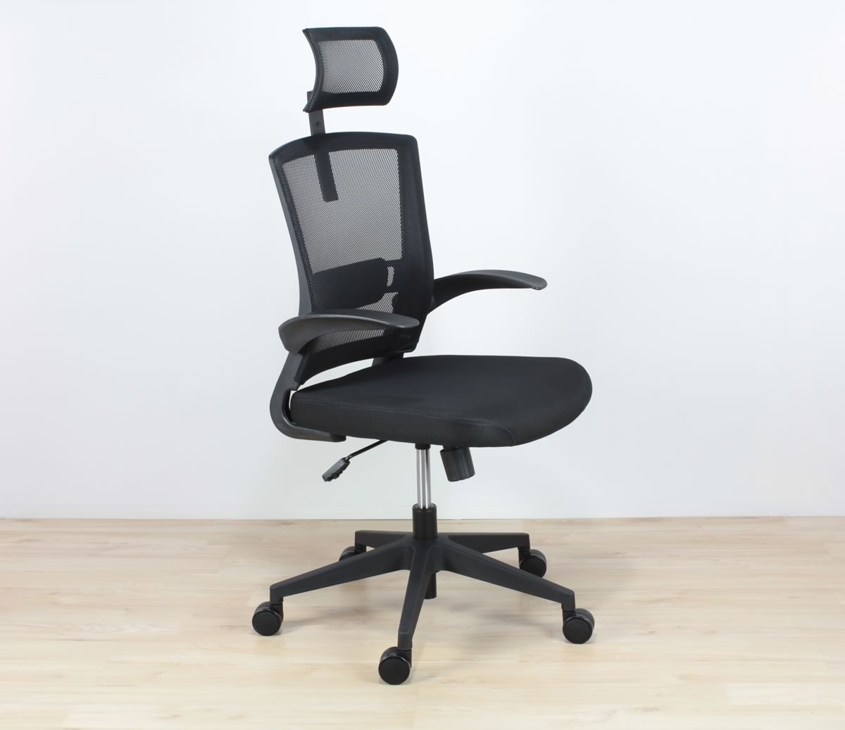 Silla samos de malla con soporte lumbar y brazos abatibles