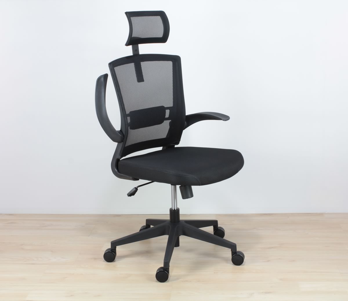 Silla samos de malla con soporte lumbar y brazos abatibles