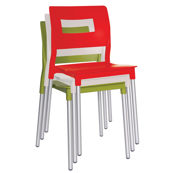 Silla sand ideal para terrazas o cafeterías de polipropileno