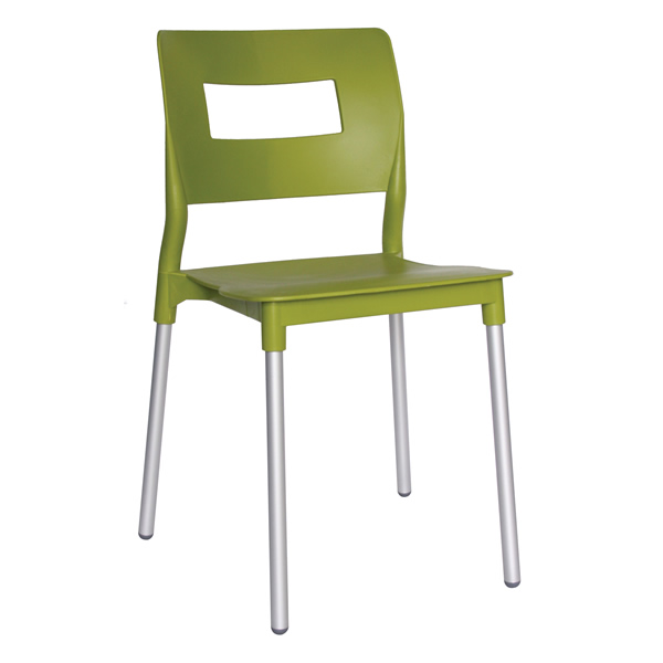 Silla sand ideal para terrazas o cafeterías de polipropileno