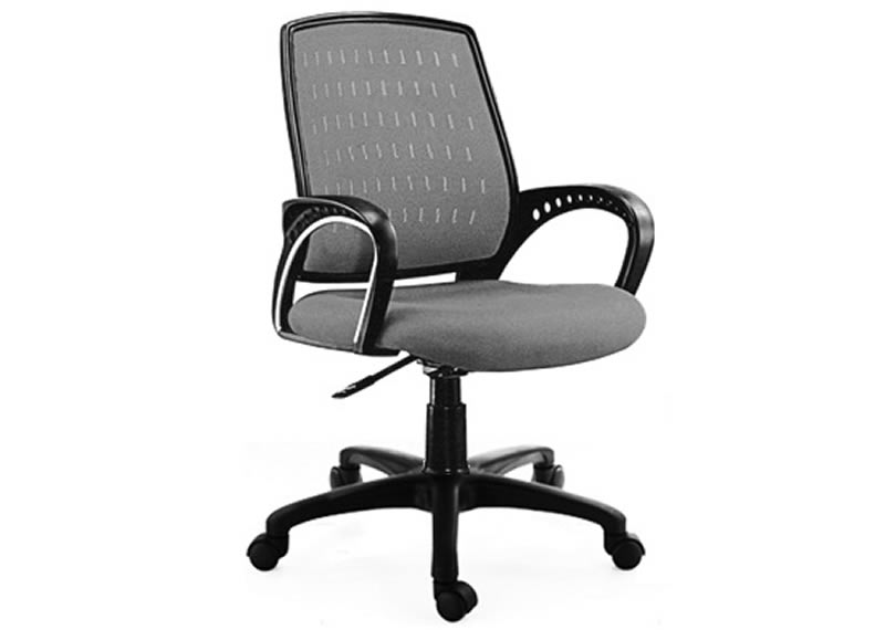 Silla belfast operativa tiene respaldo con protección de polipropileno tapizada en malla