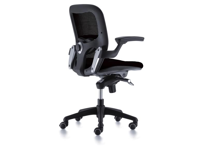 Silla bond negra con soporte lumbar y mecanismo de rodilla de reclinado en 4 posiciones