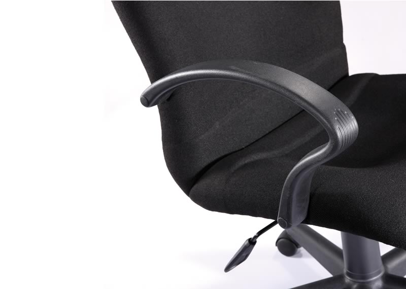 Silla valentina con asiento y respaldo en una pieza tapizada en tela