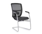 Silla de visita arsenal con brazos fijos tapizada en malla, base trineo